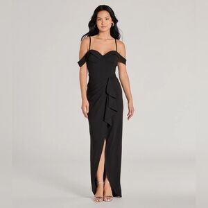 Windsor Bridget Off-The-Shoulder Slim Crepe Formal Dress